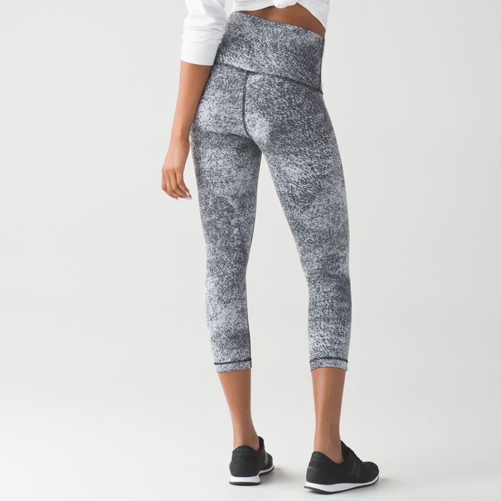 Lululemon Wunder Under Crop (Hi-Rise) Luon Spray Jacquard White Black Leggings 4 - Picture 4 of 13